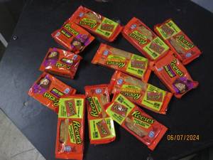 lot 272 image: varity of 12 reeses candy past best buy date