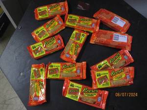 lot 274 image: 12 reeses ultimate bars best buy date of 22023