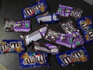 lot 280 image: varity of 12 packages of m&ampms Best By 032024