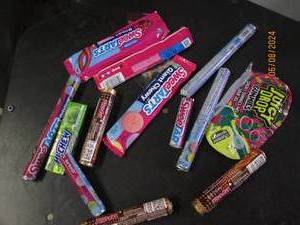 lot 282 image: varity of 12 pcs of candy Best By 022024