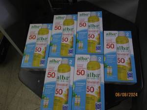 lot 323 image: 6 packages of 2 alba hawaiian sunscren spf 50