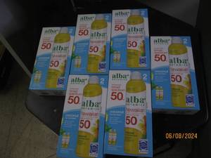 lot 324 image: 6 packages of 2 alba hawaiian sunscren spf 50