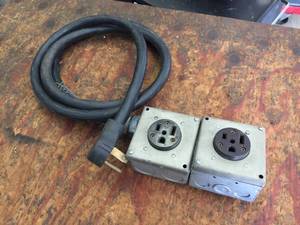 lot 23 image: Heavy 250V Extension Cord