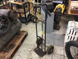lot 39 image: Milwaukee Hand Truck2 Wheel Dollie