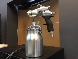 lot 99 image: EARLEX HVLP Airless Paint Spray Gun - Like New
