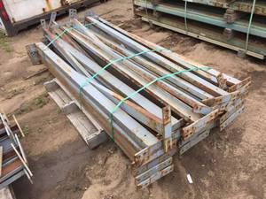 lot 16 image: 40 - 68 Bolt-On Pallet Racking Rails