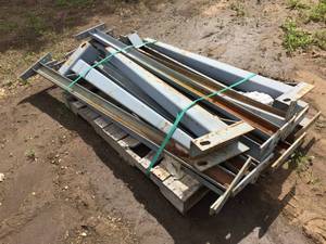 lot 17 image: 12 - 58 Bolt-On Pallet Racking Rails