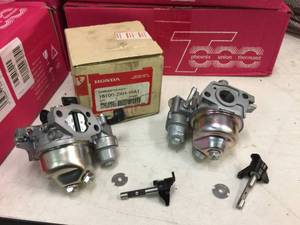 lot 142 image: 2 Honda Small Engine Carburetors