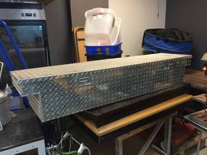 lot 145 image: Aluminum Pickup Tool Box