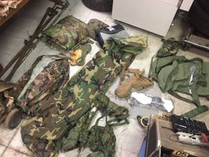 lot 212 image: Group US Army Clothing - Gear