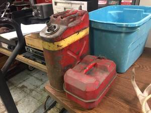 lot 208 image: Vintage US Fuel Cans