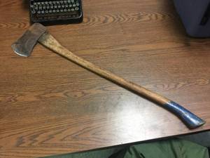 lot 210 image: True Temper Kelley Perfect Axe
