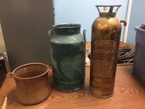 lot 214 image: 3 Vintage Metal Containers
