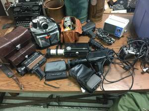 lot 216 image: Group Vintage Cameras