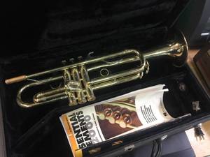 lot 218 image: Grenadier Trumpet with Case