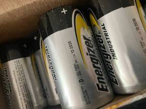 C and D Batteries