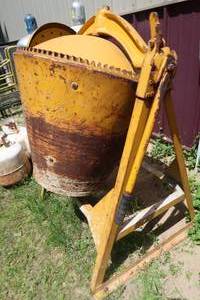 lot 2 image: GILSON No2 CEMENT MIXER
