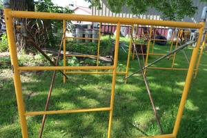 lot 19 image: SCAFFOLDING