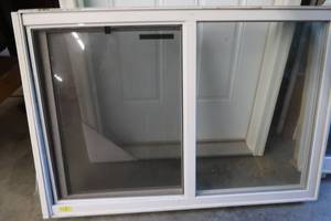 lot 31 image: WINDOW AND SCREEN
