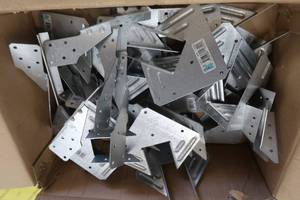 lot 39 image: SIMPSON STRONG TIES  NEW NEW BOX UNOPENED CLIPS