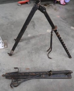 lot 53 image: VINTAGE OVERSIZED LADDER JACKS