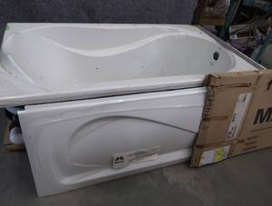 lot 66 image: MAAX HYDROMASSAGE BATHTUB  NEW. MINOR DAMAGE
