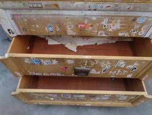 lot 107 image: RETRO 3 DRAWER DRESSER