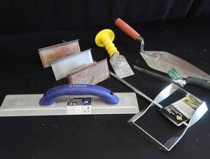 lot 123 image: CONCRETE TOOL LOT