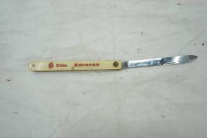 lot 13 image: Vintage Doles Banana Pocket knife