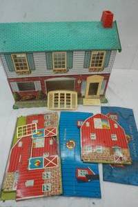 lot 17 image: Vintage Kid Tin Toy Buildings