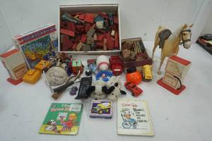 lot 46 image: Vintage Toys