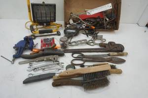 lot 54 image: Variety of Garage Tools