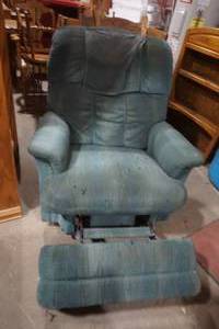 lot 245 image: recliner
