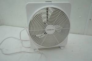 lot 104 image: Holmes 3 Speed Air Fan