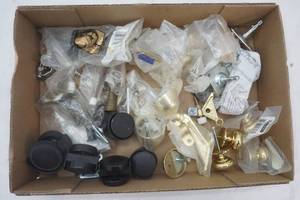 lot 161 image: Cabinet knobs, casters, Hinges