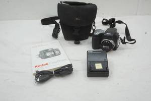 lot 167 image: Kodak Easyshare DX6490 Zoom Digital Camera with two batteries and charger