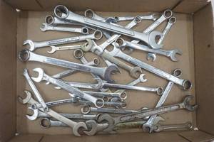 lot 173 image: Variety of sizes of wrenches