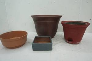 lot 194 image: Variety of outside Planters