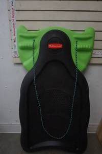 lot 201 image: Rubbermaid GreenBlack Sled