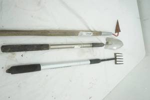 lot 214 image: Garden Spade, two adjustable gardening tools rake and spade