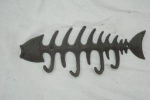 lot 220 image: Cast Iron Fish Hat Hook
