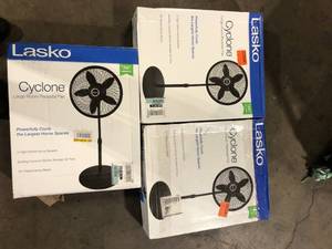 Lot of 3 Lasko 18 in. 3 Speed Oscillating Pedestal Fan with Adjustable Height, Easy Assembly, and Quiet Cooling for Any Room in Black  Customer Returns See Pictures