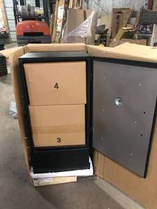 lot 1 image: Masterbuilt 30 in. Dual Fuel Propane Gas and Charcoal Smoker in Black  Customer Returns See Picture