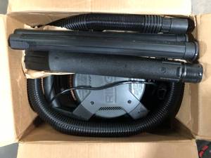 lot 15 image: RIDGID 4 Gallon 6.0 Peak HP WetDry Shop Vacuum with Detachable Blower, Fine Dust Filter, Locking Hose and Accessories   Customer Returns See Picture