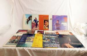 lot 48 image: Lot of 15 Vintage Vinyl Albums including Johnny Cash, Roy Orbinson, Dionne and more