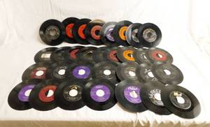 lot 55 image: Lot of 31 Vintage 45 RPM Records Including Elvis Presley