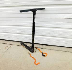 lot 79 image: Graber Bike Rack