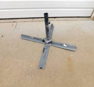 lot 82 image: Metal Cross Base Umbrella Stand
