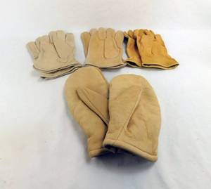 lot 86 image: Lot of 3 Pairs of Deerskin Gloves and a Pair of Elkskin Choppers