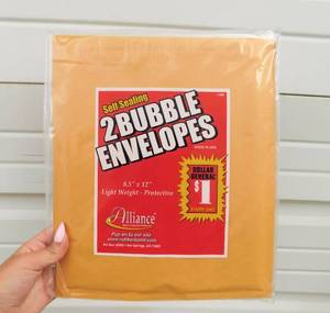 lot 96 image: Lot of 46 Self Sealing Bubble Envelopes